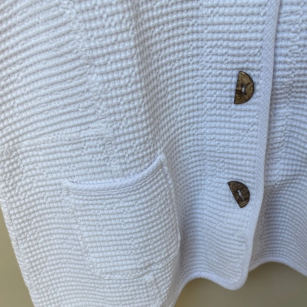 White Textured Sleeveless Top - Picture 4 of 5
